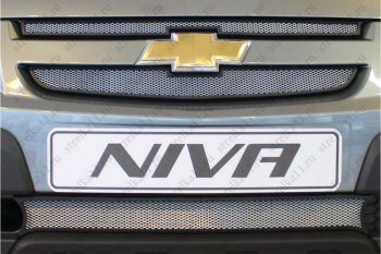 5 349 р. Защитная сетка в бампер (ячейка 3х7 мм, GLCGLS, 3 части) Alfeco Стандарт Chevrolet Niva 2123 рестайлинг (2009-2020) (Хром). Увеличить фотографию 4