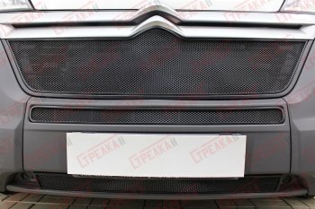 Защитная сетка радиатора в бампер (ячейка 3х7 мм, середина+низ) Стрелка 11 Стандарт Fiat Ducato 290 (2014-2024)  (черная)