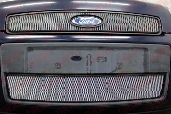 3 099 р. Защитная сетка радиатора в бампер (ячейка 3х7 мм) Стрелка11 Стандарт  Ford Fusion  1 (2005-2012) (хром). Увеличить фотографию 1