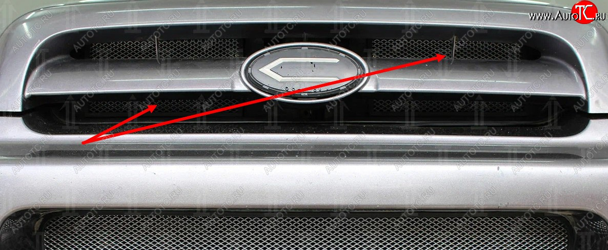 2 469 р. Защитная сетка в решетку радиатора (ячейка 3х7 мм, 2 части) Стрелка11 Стандарт  Hyundai Santa Fe  1 (2000-2012) (черная)