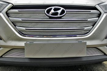11 799 р. Защитная сетка радиатора в бампер (ячейка 3х7 мм, верх, 4 части, Travel,Prime,Dynamic, High) Стрелка11 Стандарт  Hyundai Tucson  3 TL (2015-2018) (хром). Увеличить фотографию 1