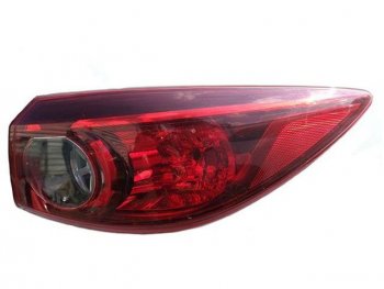 3 699 р. Правый фонарь задний (внешний) BodyParts  Mazda 3/Axela  BM (2013-2019). Увеличить фотографию 1