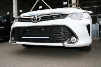 599 р. Сетка на бампер внешняя Arbori  Toyota Camry  XV55 (2014-2017) (Черная 15 мм). Увеличить фотографию 2