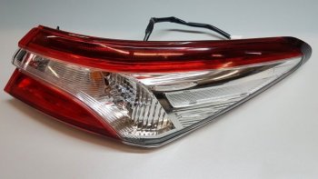 18 649 р. Правый фонарь задний внешний Original  Toyota Camry  XV70 (2017-2021). Увеличить фотографию 1