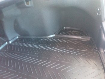 1 479 р. Коврик в багажник Aileron Toyota Camry XV70 дорестайлинг (2017-2021). Увеличить фотографию 1