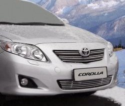 1 574 р. Декоративная вставка воздухозаборника бампера Novline Toyota Corolla E150 седан дорестайлинг (2006-2010). Увеличить фотографию 1