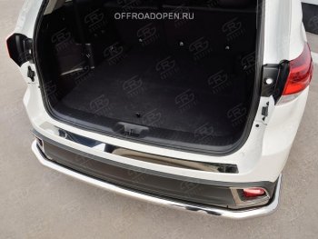 2 199 р. Накладка на задний бампер Russtal  Toyota Highlander  XU50 (2016-2020) (полированная нержавейка). Увеличить фотографию 1
