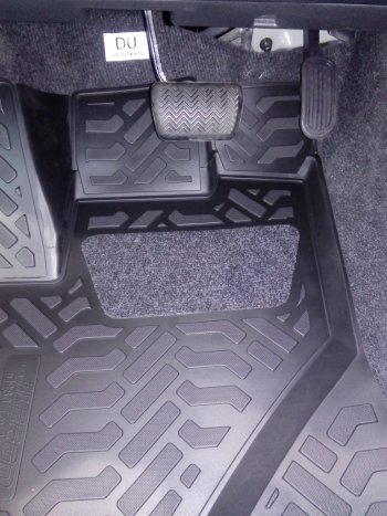 1 669 р. Комплект ковриков в салон Aileron 3D (с подпятником)  Toyota Hilux  AN120 (2016-2020). Увеличить фотографию 3