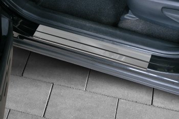 1 259 р. Накладки порожков салона Russtal  Toyota RAV4  XA40 (2012-2019) (Нержавейка полированная). Увеличить фотографию 1
