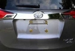 Верхняя накладка на крышку багажника СТ Toyota RAV4 XA40 5 дв. дорестайлинг (2012-2015)