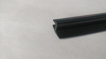 Универсальный уплотнитель KIA Sorento (UM/Prime) 3 поколение дорестайлинг (2014-2018) FlexLine (8 mm U-LIP, 1 погонный метр).Цена: 259 р.. Увеличить фотографию 4
