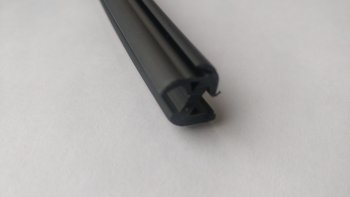 Универсальный уплотнитель KIA Sorento (UM/Prime) 3 поколение дорестайлинг (2014-2018) FlexLine (8 mm U-LIP 2 лепестка, 1 погонный метр).Цена: 259 р.. Увеличить фотографию 2