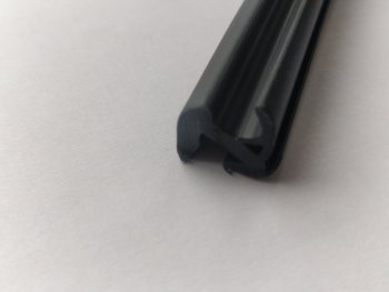 Универсальный уплотнитель KIA Sorento (UM/Prime) 3 поколение дорестайлинг (2014-2018) FlexLine (8 mm U-LIP 2 лепестка, 1 погонный метр).Цена: 259 р.. Увеличить фотографию 1