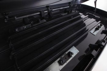 Бокс на крышу Audi A8 (D4) 3-е поколение дорестайлинг, седан (2009-2013) INMAX Space 460л. (Цвет: чёрный (глянец))Цена: 14 899 р.. Увеличить фотографию 4