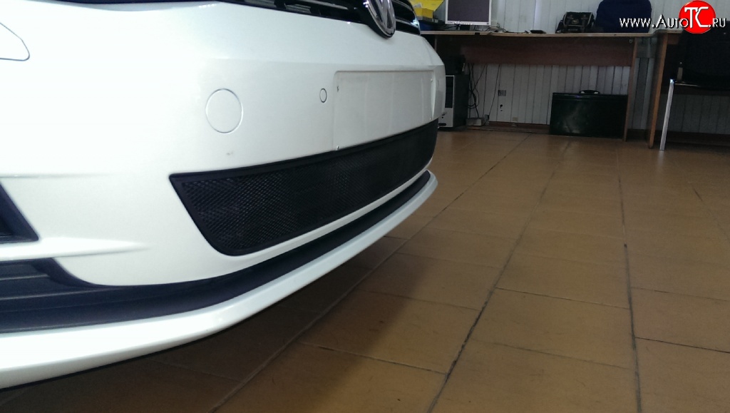 2 099 р. Сетка на бампер Russtal (черная) Volkswagen Golf 7 дорестайлинг, хэтчбэк 5 дв. (2012-2017)