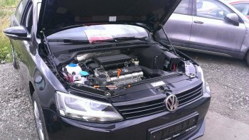 Упоры капота Russtal Volkswagen Jetta A7 седан дорестайлинг (2018-2022)