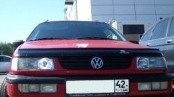 999 р. Дефлектор капота Russtal Volkswagen Passat B4 седан (1993-1996). Увеличить фотографию 1