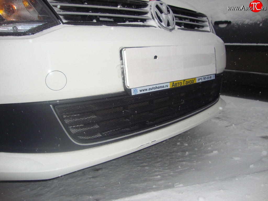 2 089 р. Сетка на бампер Russtal (черная) Volkswagen Polo 5 седан дорестайлинг (2009-2015)