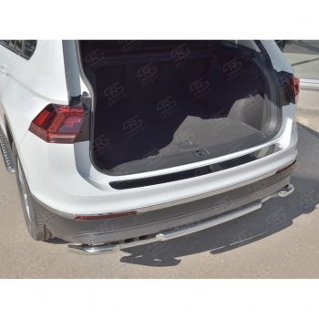 1 649 р. Накладка на задний бампер (лист нерж зеркальный) Russtal  Volkswagen Tiguan  Mk2 (2016-2020) (Неокрашенная). Увеличить фотографию 2