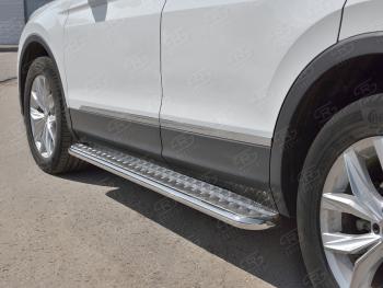 19 749 р. Порожки для ног Russtal (Ø42 мм, NOT R-LINE) Volkswagen Tiguan Mk2 рестайлинг (2020-2022) (лист - алюминий, профиль - углеродистая сталь). Увеличить фотографию 1