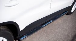 18 799 р. Защита порогов с пластиковыми вставками для ног из круглой трубы диаметром 76 мм (Track & Field) Russtal  Volkswagen Tiguan  NF (2011-2017) (Защита порогов с со скосами на торцах (вариант 1)). Увеличить фотографию 5