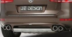 9 799 р. Накладка Je DESIGN на заднюю дверь автомобиля 7P Volkswagen Touareg NF дорестайлинг (2010-2014). Увеличить фотографию 1